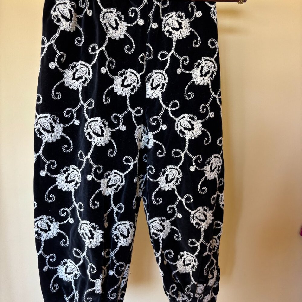 Black velvet pants from the vintage brand "Youth Guild" - Size XS or Small